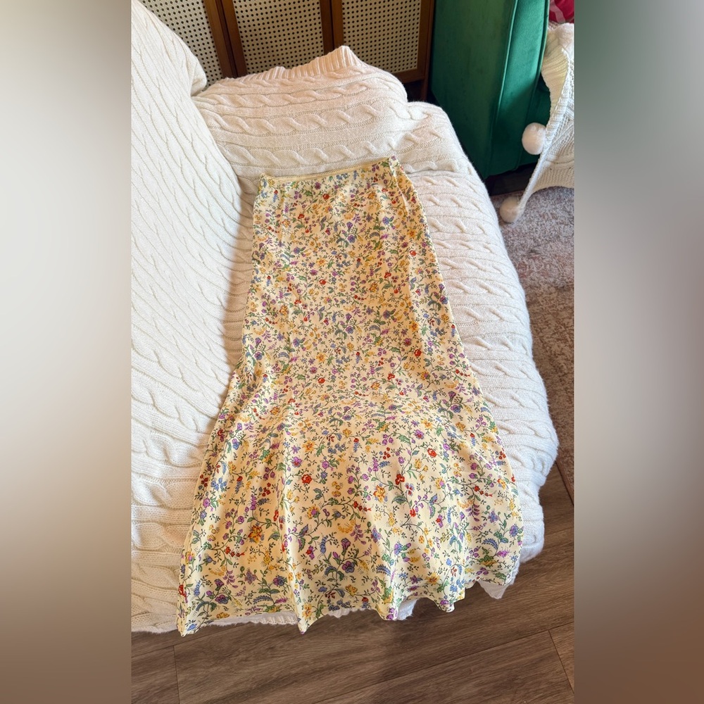 Reformation Layla Skirt - Picture 5 of 12